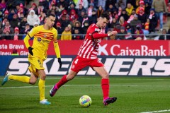 一位15岁的中国前锋在加盟西甲青年梯队后首次破门，迅速成为主力